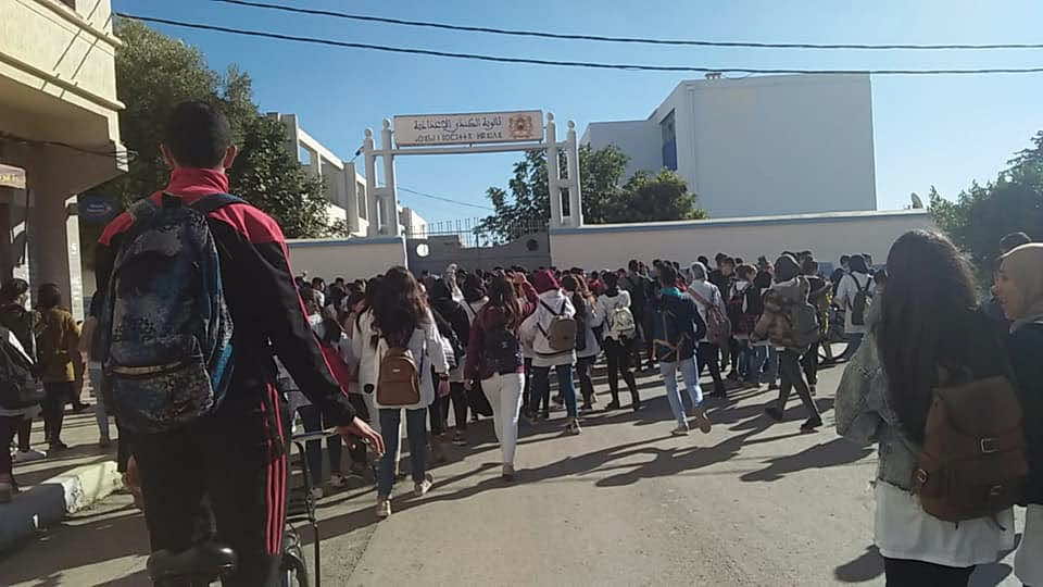 الألتراس تجتاح احتجاجات التلاميذ على الساعة الصيفية وتشل المؤسسات التعليمية