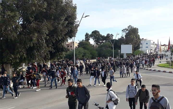 جمعيات آباء وأولياء التلاميذ بجهة بني ملال غاضبة من إضراب الأساتذة وعدم مسك النقاط