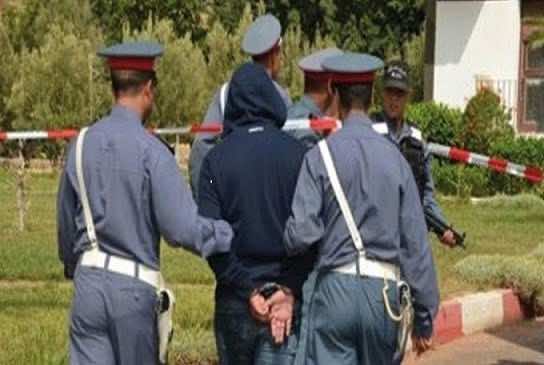 توقيف شخصين وحجز سيارة محملة بمواد استهلاكية فاسدة نواحي مكناس