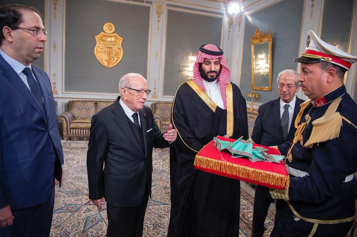 على خلفية زيارة بن سلمان.. حرب "هاشتاغات" بين التونسيين والسعوديين