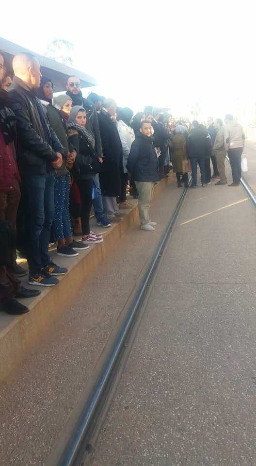 عطب تقني يشل حركة سير ترامواي بالبيضاء واحتجاجات للركاب-صور