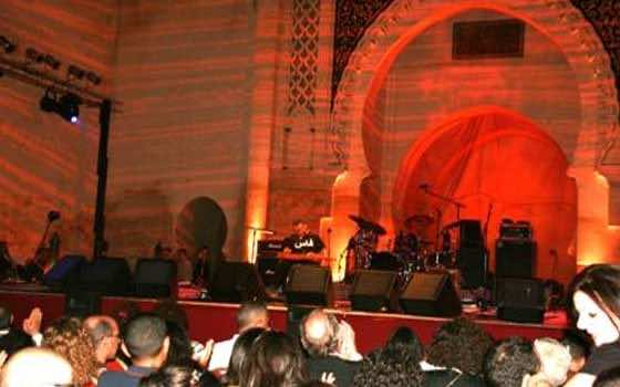 فضيحة مالية تهز مؤسسة «روح فاس» ساعات عصيبة من التحقيق انتهت بمتابعة زويتن وإخلاء سبيل خروز