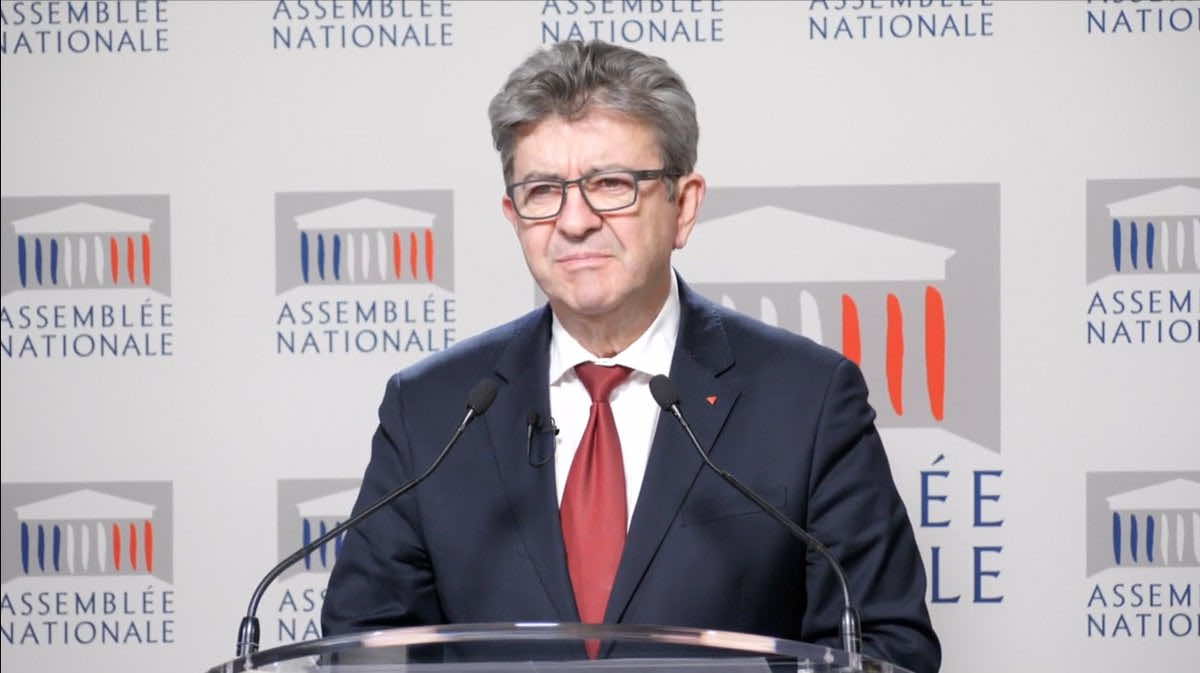 زعيم اليسار الفرنسي يصف كلام ماكرون بالعبثي ويتوعد بـ"فصل خامس" من الثورة السبت المقبل -فيديو-
