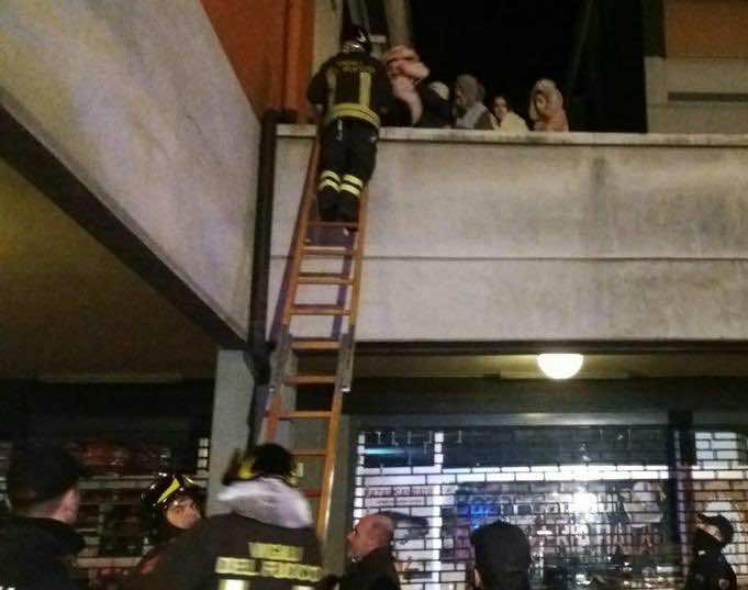 قضية وفاة زوجين مغربيين في حريق بإيطاليا..مشردون أشعلوا النار من أجل التدفئة فتسببوا في فاجعة!