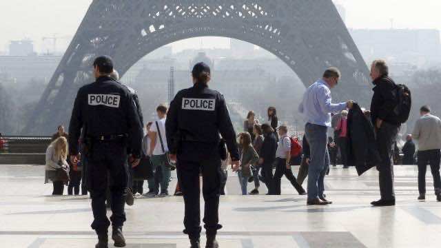 رقابة مشددة على الأسواق والحدود.. فرنسا ترفع مستوى التأهب الأمني خوفا من هجمات دموية