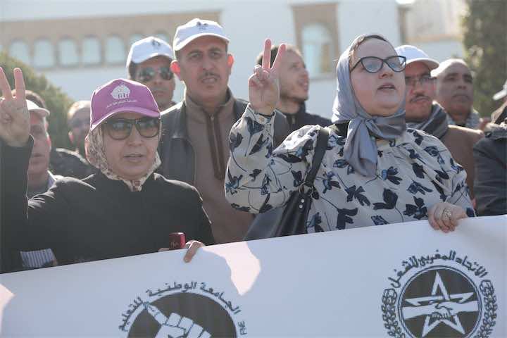 الأساتذة الدكاترة يحتجون أمام وزارة أمزازي ويطالبونه بـ"تغيير الإطار"-فيديو