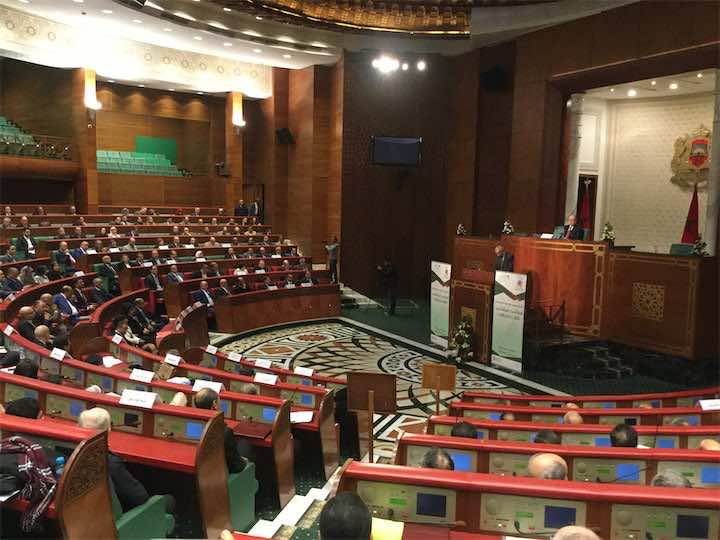 الملك: المغاربة لا يريدون "الجهوية" حبرا على ورق وإنما لتحسين معيشهم اليومي