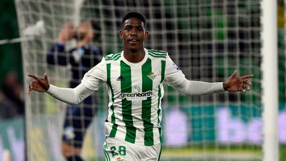 ريال مدريد يستعد لتقديم عرض لبيتيس لضم خليفة مارسيلو