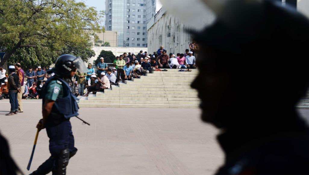 انتخابات دامية في بنغلادش.. الشرطة تقتل مواطنين أحدهما حاول سرقة صندوق الاقتراع!