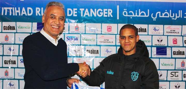 بعد فسخ عقده مع الوداد..إتحاد طنجة يقدم اللاعب حسني