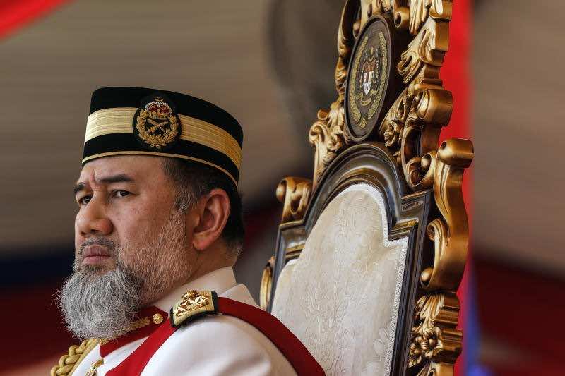 سابقة في تاريخ الملكية..السلطان محمد الخامس يتخلى عن عرش ماليزيا