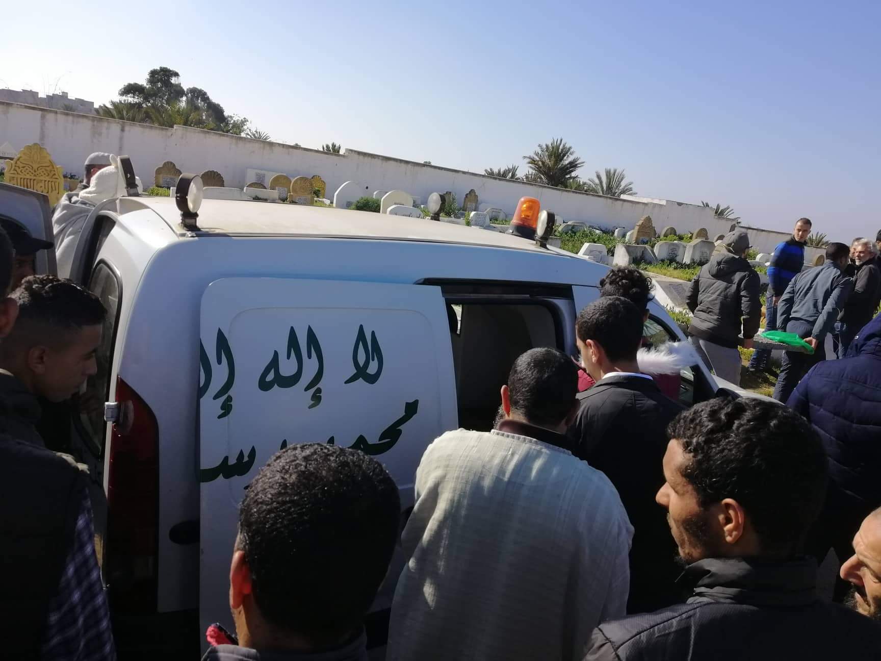 حضور شعبي وغياب للمسؤولين الرياضيين.. تشييع جثمان بطل "الكيك بوكسينغ" الذي قضى في رحلة "حريك"-صور