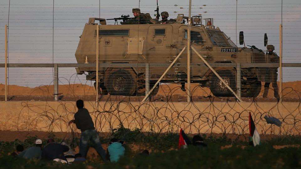 قصف مدفعي إسرائيلي يقتل فلسطينياً في غزة
