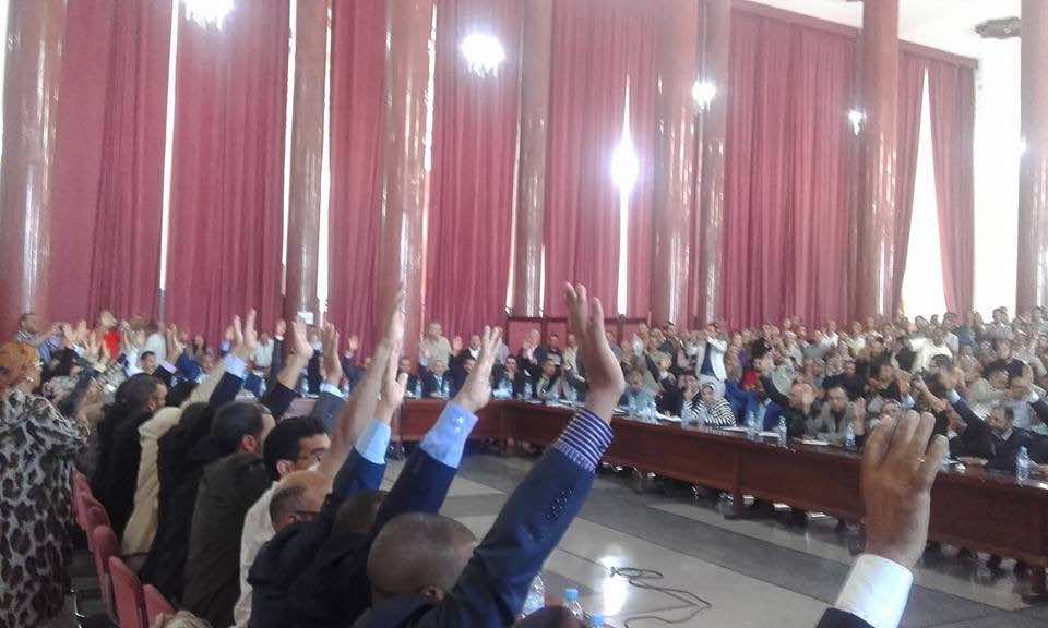 أزمة تطوق حزب أخنوش بمكناس بعد استقالة منسقه وعزل مستشار بالجماعة