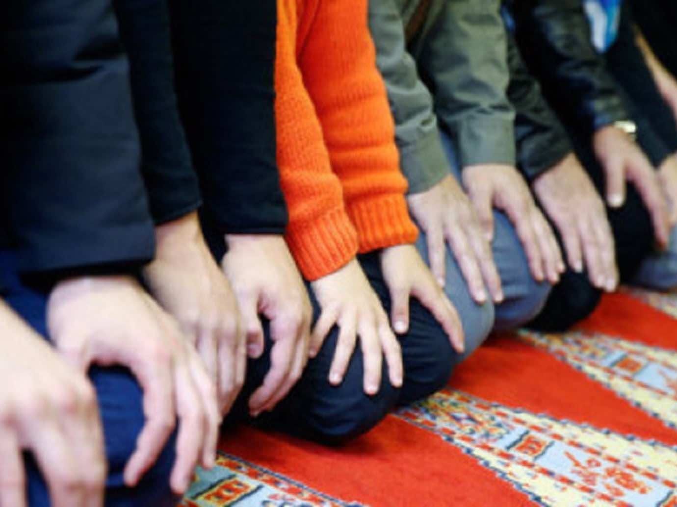 جدل في الجزائر.. وزيرة التربية تمنع الصلاة في المدارس وتدعو إلى استغلال أماكنها للمطالعة
