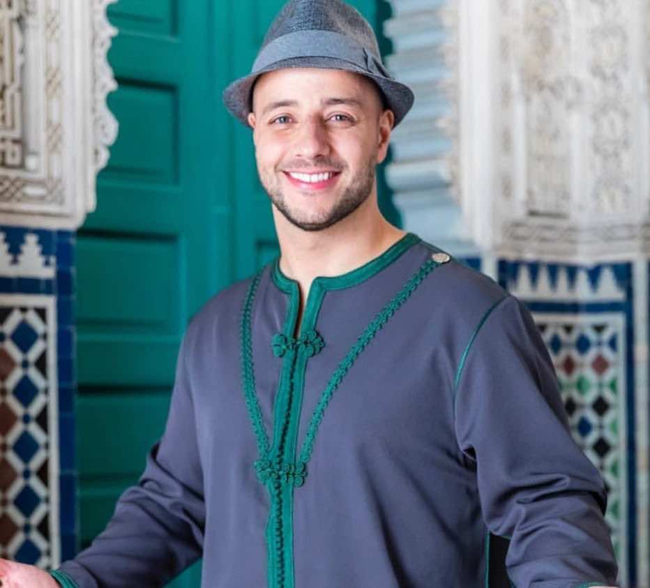 ماهر زين ينضم إلى قائمة المشاهير المعجبين بالزي المغربي