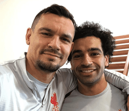 محمد صلاح من دون لحية.. أصدقاؤه والجمهور يمازحونه