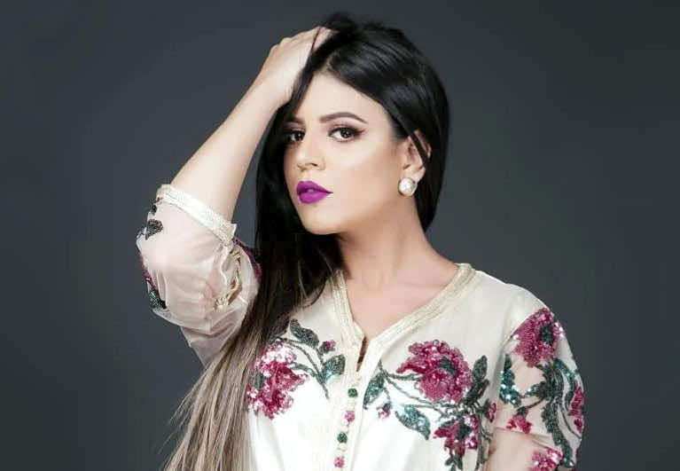الممثلة فاطمة الزهراء لحرش تنجو من حادث سير