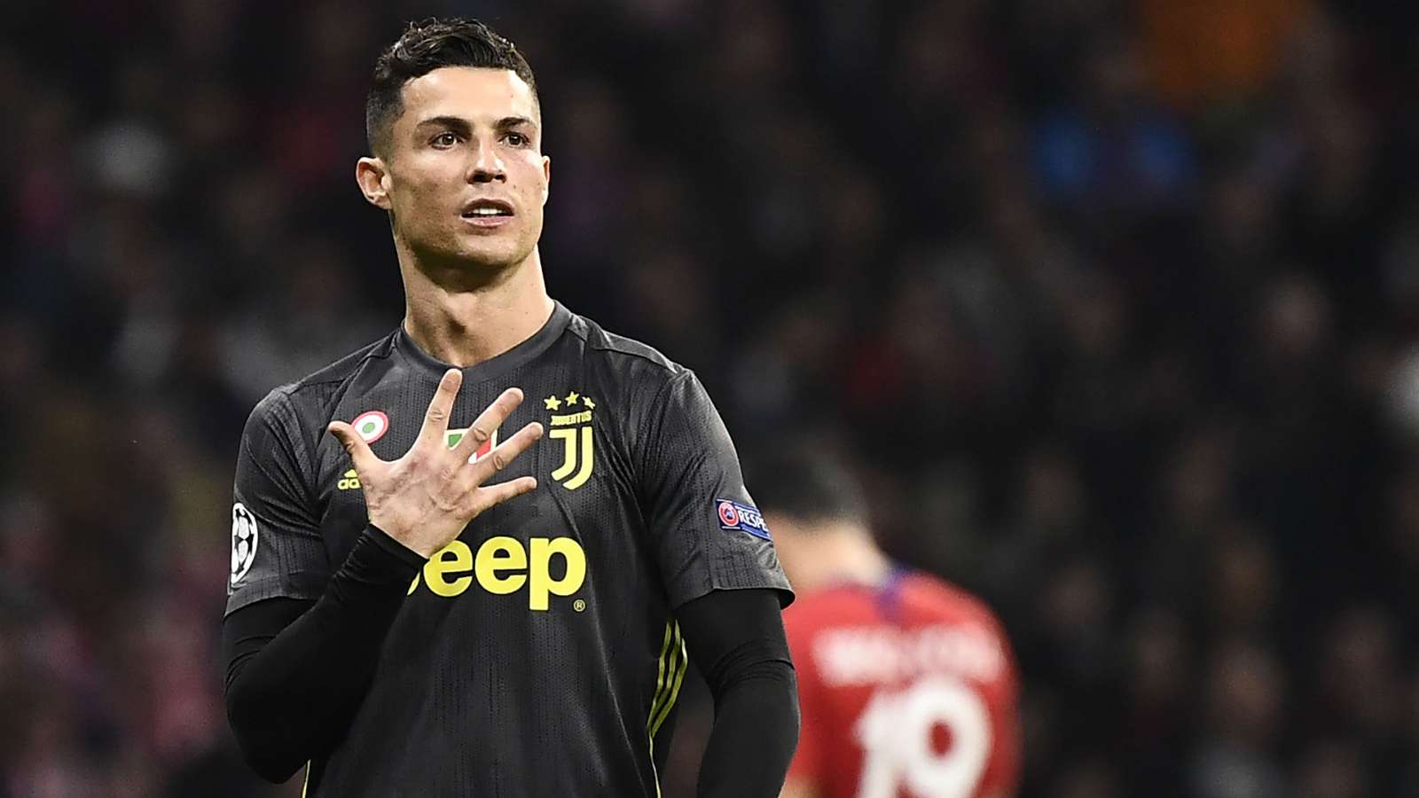 رئيس أتليتيكو مدريد يرد على رونالدو: "لديك 3 ألقاب دوري الأبطال وليس 5"