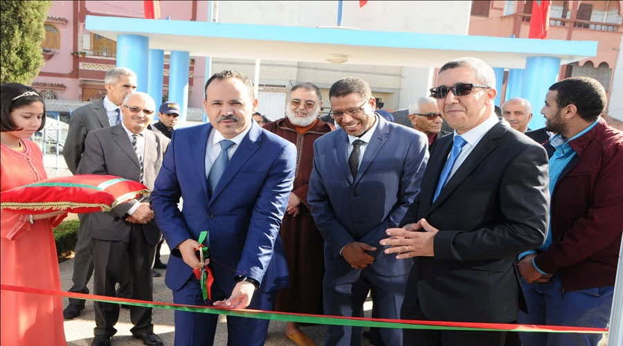 عامل آسفي يثير الجدل.. دشن مقهى خاصة وسط جدل "الأراضي السلالية"