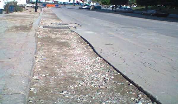 توقف الأشغال بالطرقات وعدم إتمامها يربك شوارع طنجة