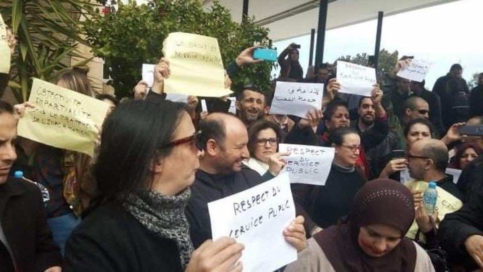 منع التلفزيون الرسمي بالجزائر من تغطية الاحتجاجات ضد  بوتفليقة تخرج الصحافيين للاحتجاج