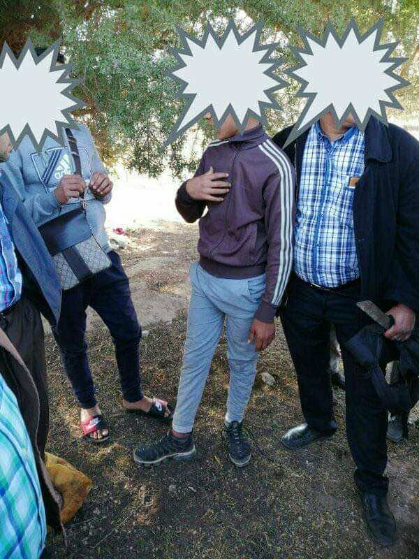 بعد هلع العصابات الإجرامية..مواطنون في إقليم تارودانت يحاصرون أحد أعضائها ويقدمونه للطرك