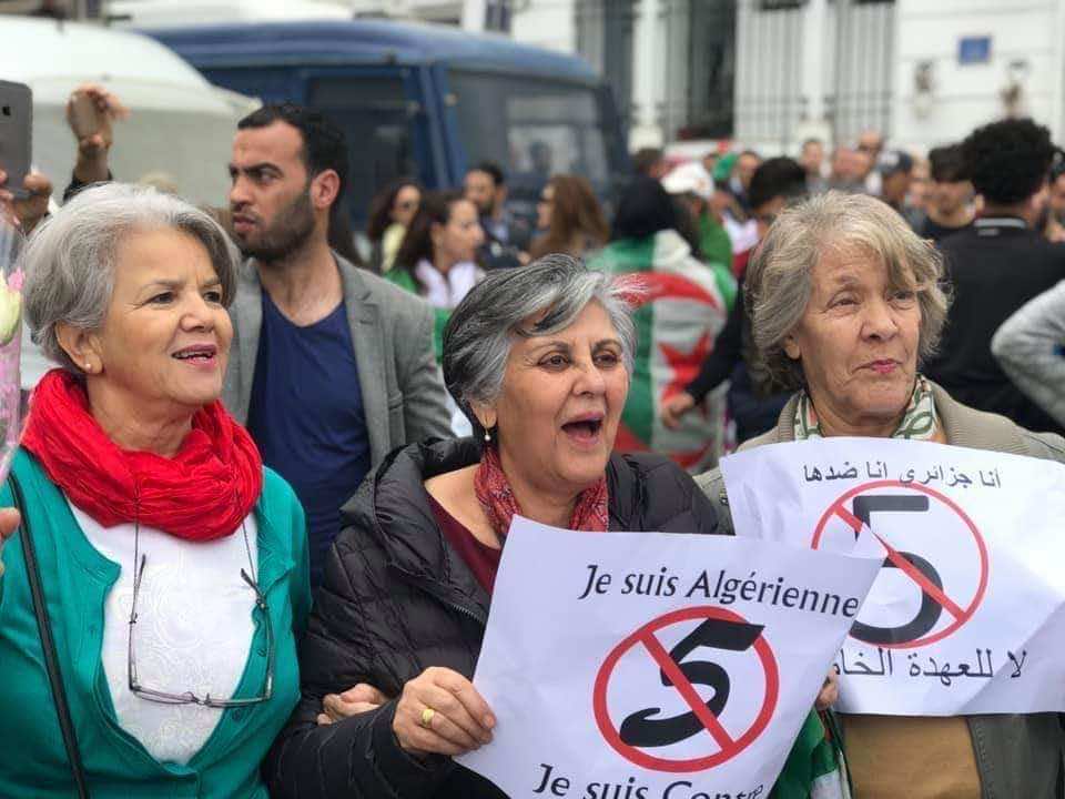 "ماكاش الخامسة يا بوتفليقة".. الجزائريات تخرجن في مسيرة تاريخية يوم عيد المرأة -صور