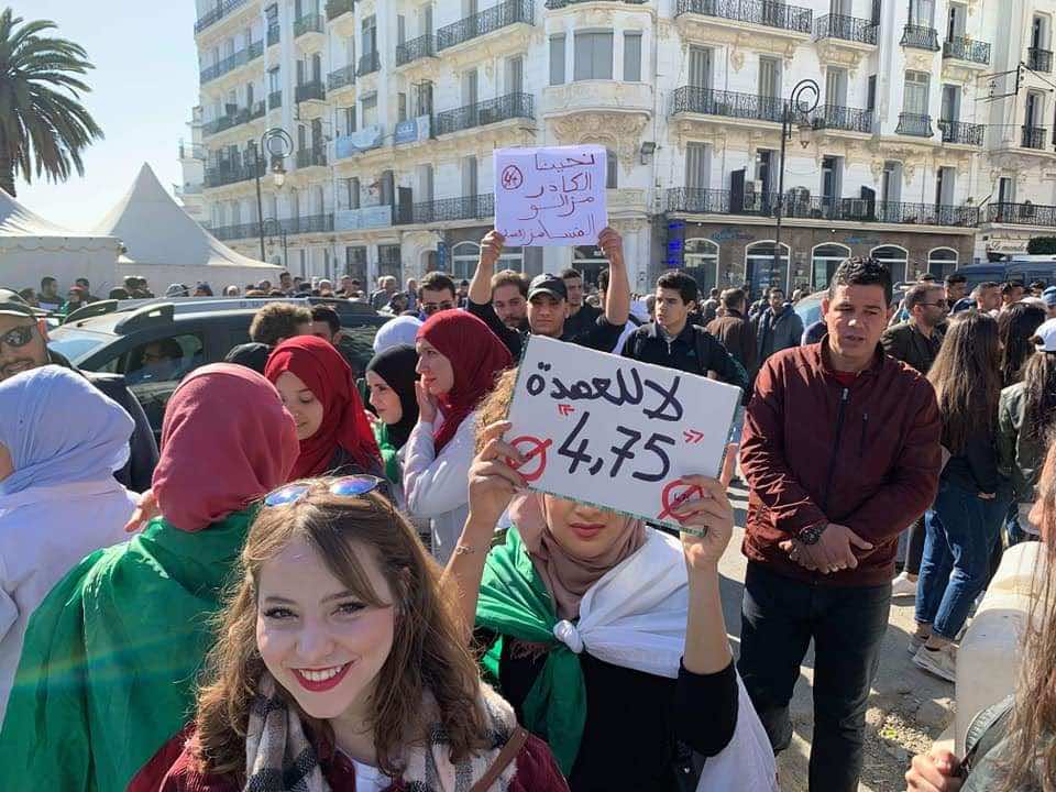 الغليان مستمر..الجزائريون ينزلون إلى الشوارع مجددا رفضا لـ"4+" لبوتفليقة-صور