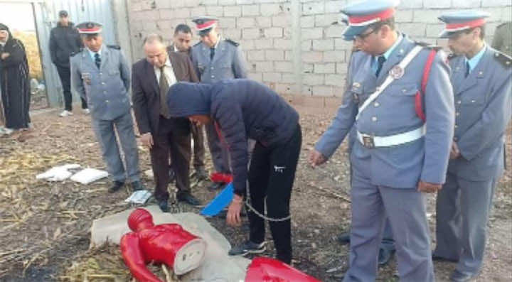 قاتل والده يعيد تمثيل الجريمة.. أجهز عليه ليلة العيد الأضحى وقطعه وأحرق جثته