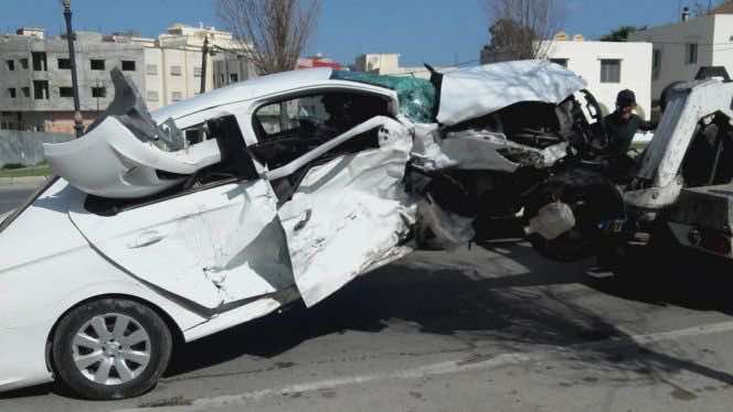 تهور سيارتين ينهي حياة شاب في طنجة -فيديو