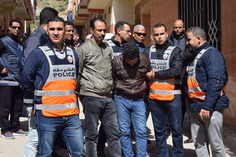 على طريقة خاشقجي.. إحراق وتقطيع جثة مغربي بالمنشار والمجرمان توجها بعدها للصلاة!! -فيديو