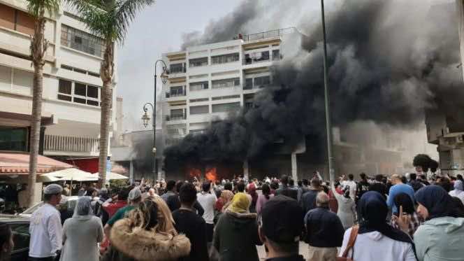 حريق مهول يأتي على محل لبيع الدراجات بالرباط .. خسائر مهمة وإغماءات في الشقق المجاورة -فيديو-
