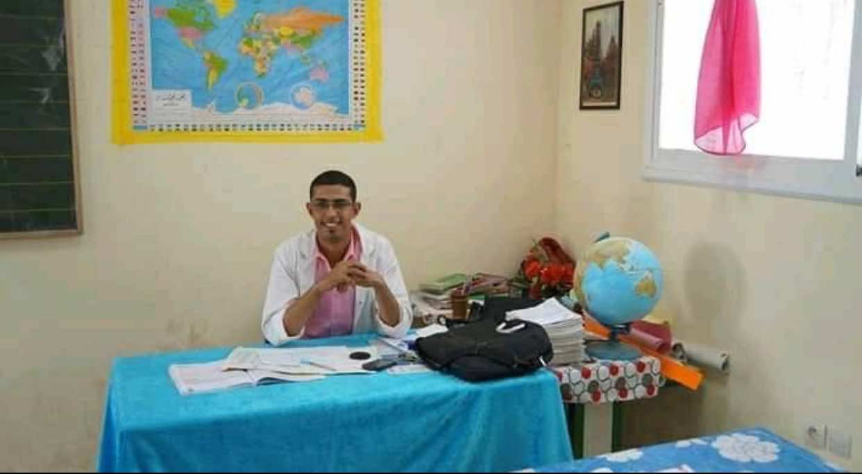 أستاذ ببني ملال يقرر رفع دعوة قضائية ضد الحكومة بسبب الاقتطاع من أجرته  