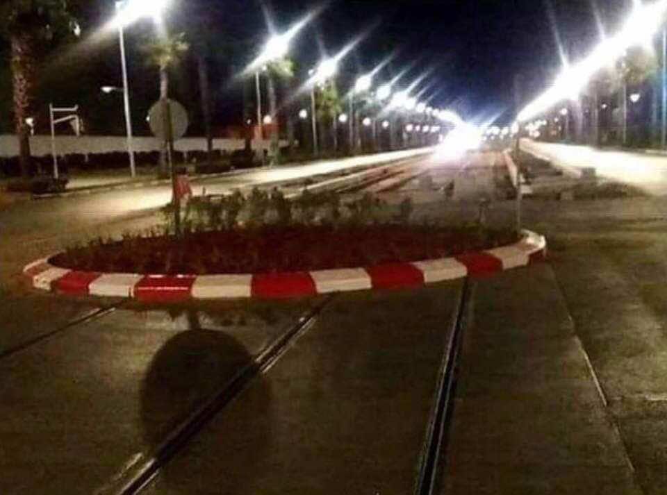 بعدما أثار جدلا.. ما حقيقة مدار طرقي فوق سكة الترامواي في سلا؟