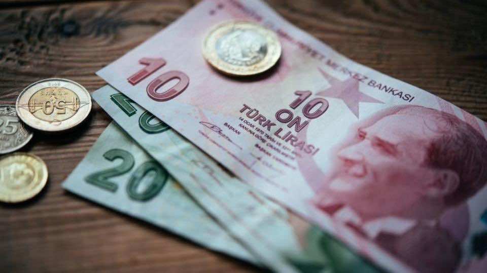 مرشح المعارضة يتصدر نتائج الانتخابات البلدية في إسطنبول.. وقيمة الليرة تتراجع