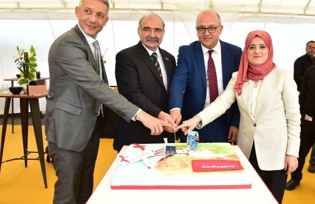 العربية للطيران تدشن خطوطا جديدة باتجاه براغ وتونس -صور