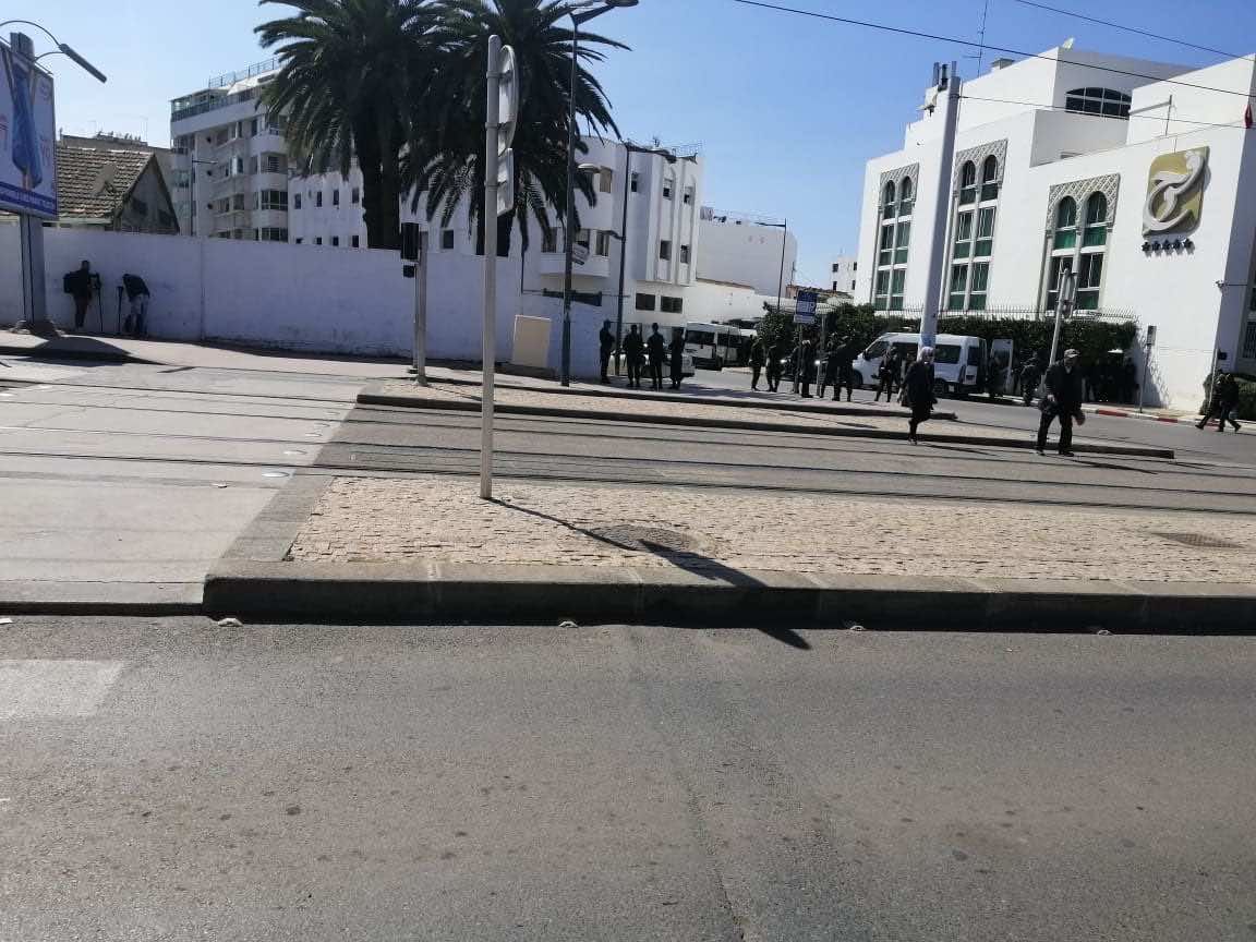 قوات الأمن تطوق مسجد حسان...التفاصيل- صور