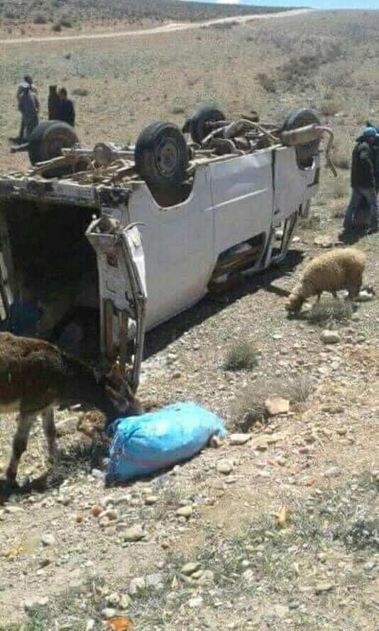 وفاة شخص وإصابة 10 آخرين في انقلاب عربة لنقل المزدوج