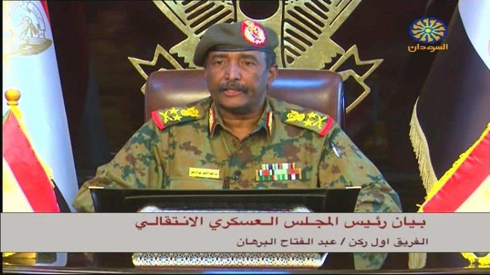 في أول بيان لحاكم السودان الجديد.. البرهان يلغي حالة الطوارئ وحضر التجوال ويدعو المعارضة للحوار