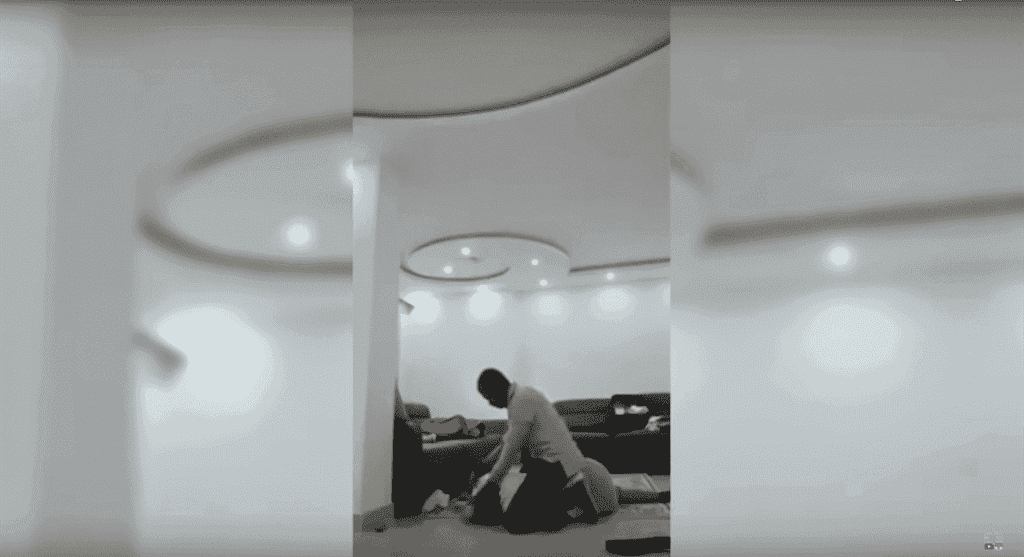 فيديو فظيع يوثق لخليجي يعذب مغربية يثير استياء المغاربة..ضرب ورفس وخنق!-فيديو