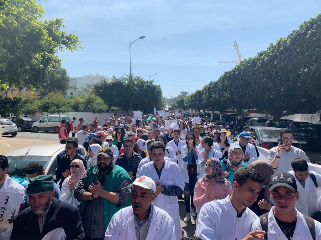 حركة الممرضين تدعو إلى إضراب وطني ليومين للمطالبة بالتعويض عن الأخطار المهنية