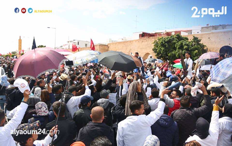 "المتعاقدون": تعليق الوزارة للحوار "غير مسؤول" وتصعيدنا سيستمر -فيديو