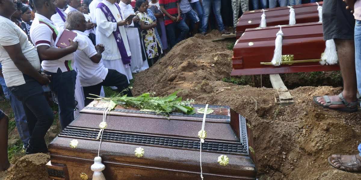 ارتفاع حصيلة ضحايا تفجيرات سيرلانكا إلى 359 قتيلا واعتقال 60 شخصا