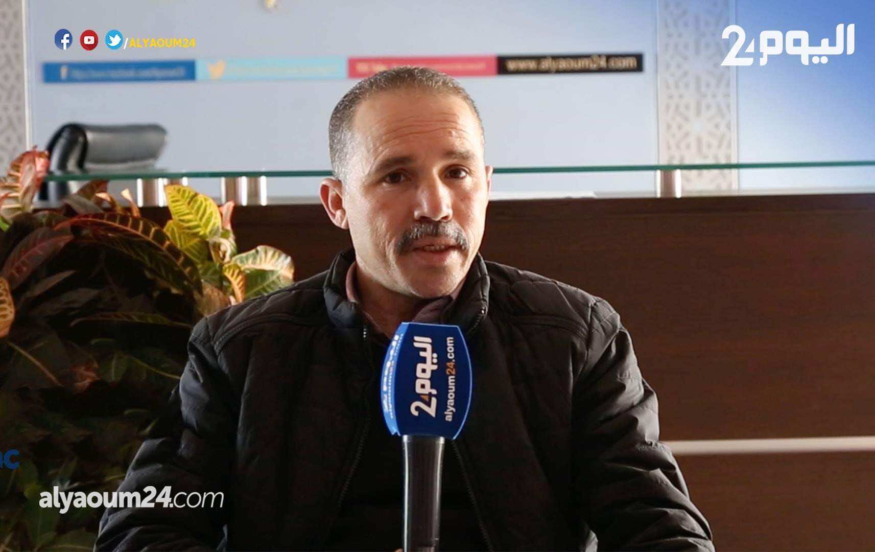 مثير.. قصة مغربي سجنته الجزائر لـ12 سنة بسبب رقم العثماني وصورة مع الخلفي !! -فيديو