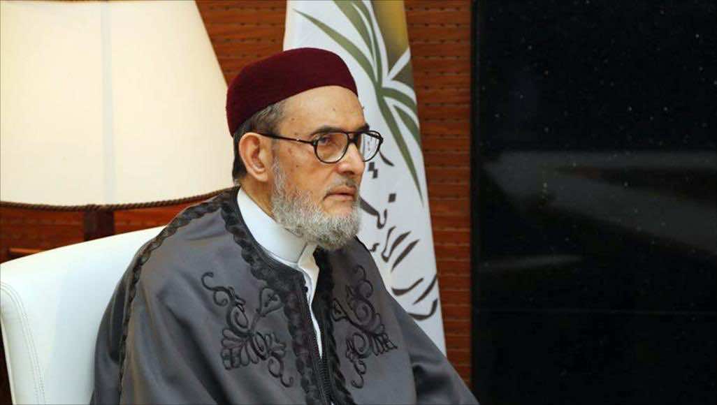 مفتي ليبيا يدعو إلى مقاطعة الحج والعمرة: أموال السعودية تقتل به المسلمين في بلادنا -فيديو-