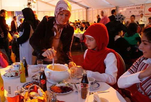 الإثنين أول أيام رمضان في دول أوروبية ضمنها فرنسا