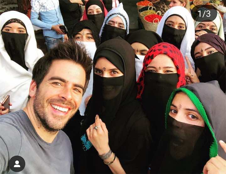 نجم عالمي يعجب بمشاركات في تحدي "#الحايك_والجلابة_واللثام_المغربي "- صور
