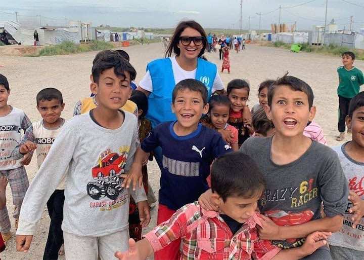 شدى حسون تزور مخيمات النازحين واللاجئين بالعراق.. وتروج للتبرع بالزكاة لصالحهم - صور