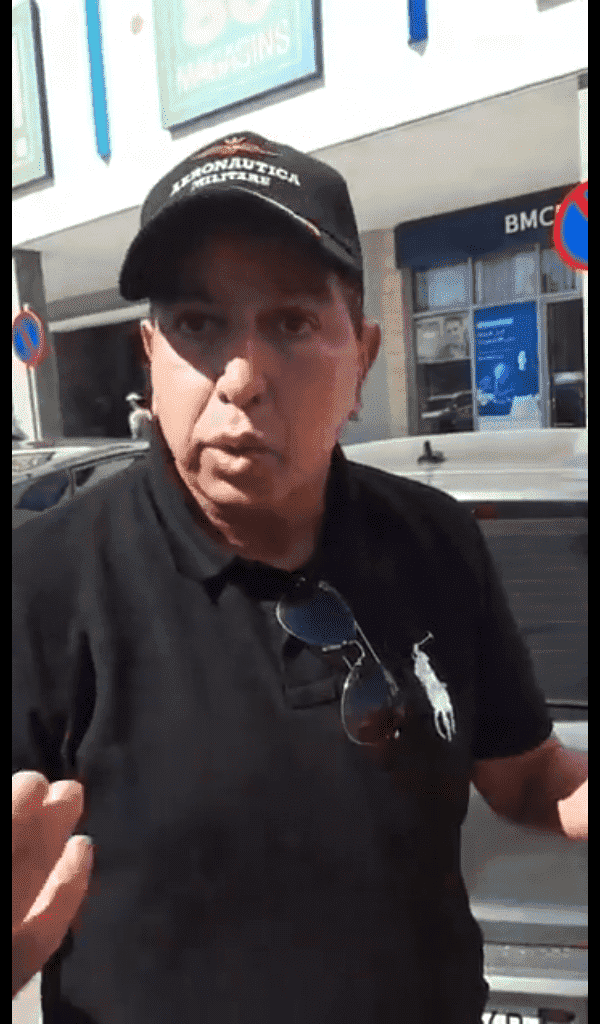 عامل بالشركة المفوض لها تدبير مواقف السيارات يصف سعوديا بـ"قريش"..والأخير: هذا يسيء للمغرب!